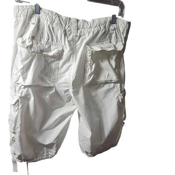 Mens White Cargo Shorts With Multiple Pockets & Elastic Waistband - Picture 5 of 9